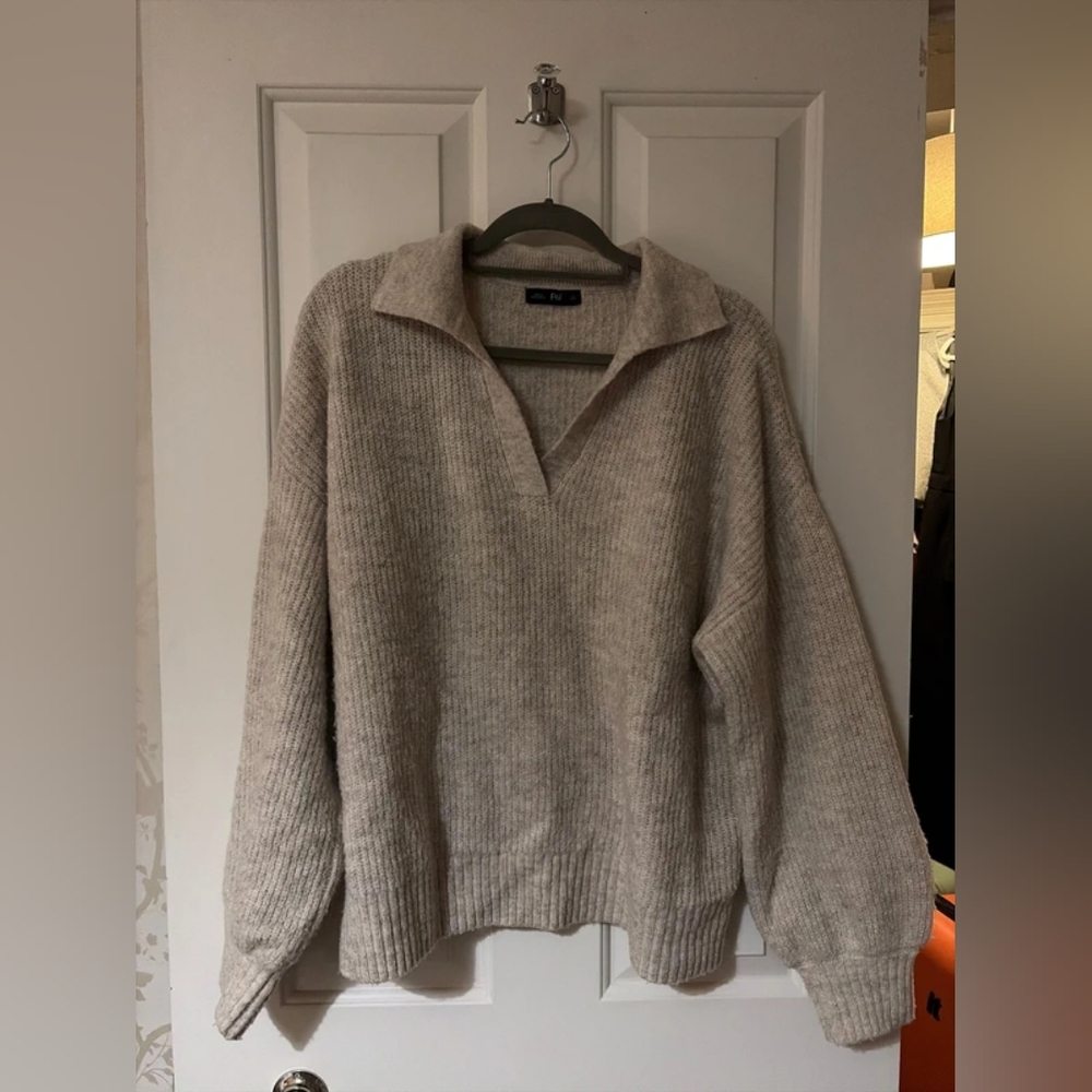 F&F v neck beige knitted jumper
